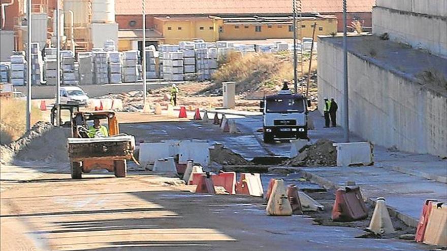 Reparan el colector en el Camino Viejo de Castellón