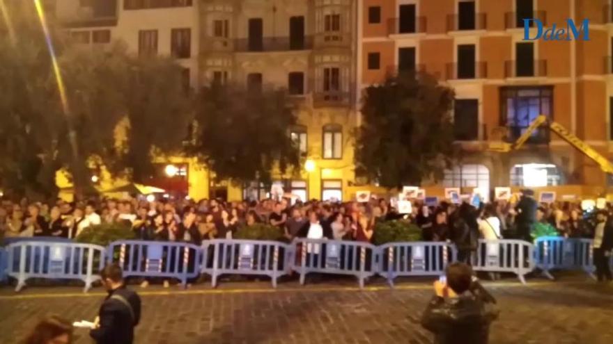 Multitudinaria concentración en Palma contra la prisión del Govern de Puigdemont