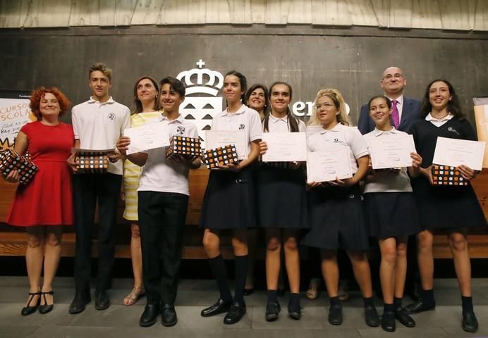 Delia Padrón Presentación del ganador del Concurso Escolar ¿Qué es un rey para ti?