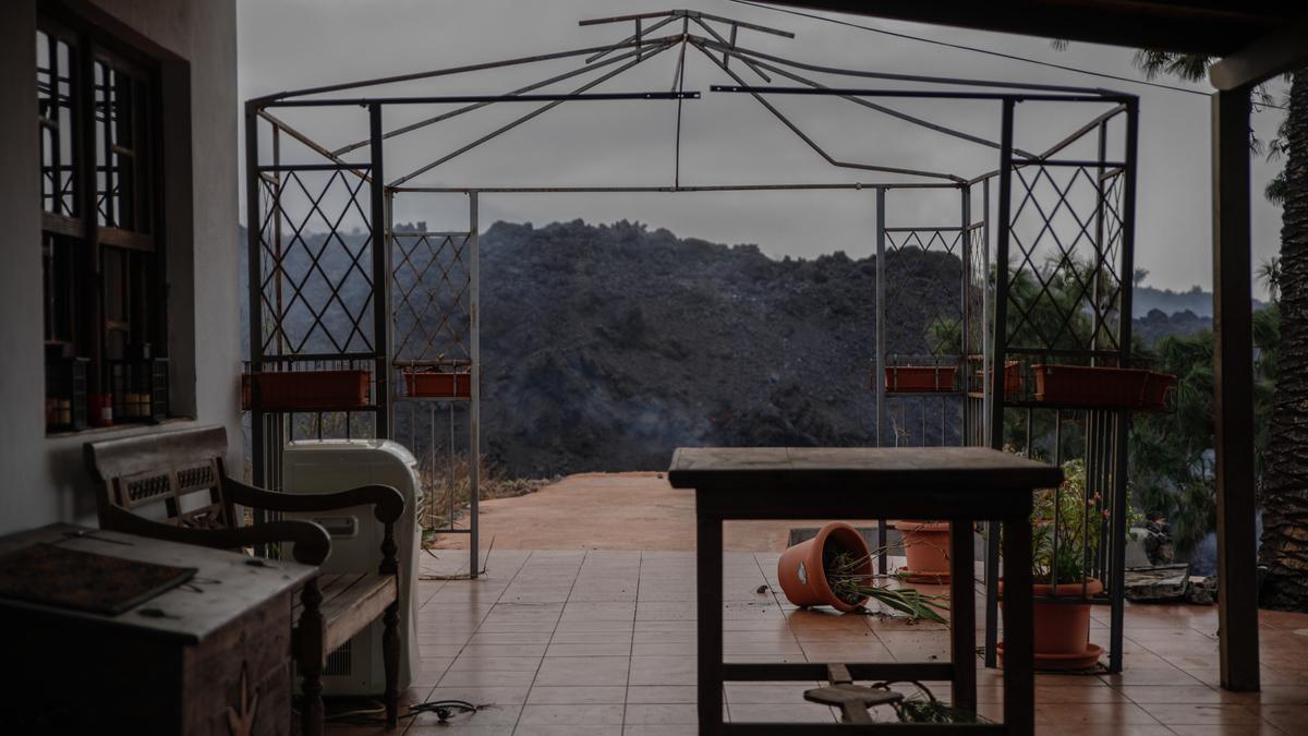 Vivienda de Todoque vacía ante la llegada de la lava.