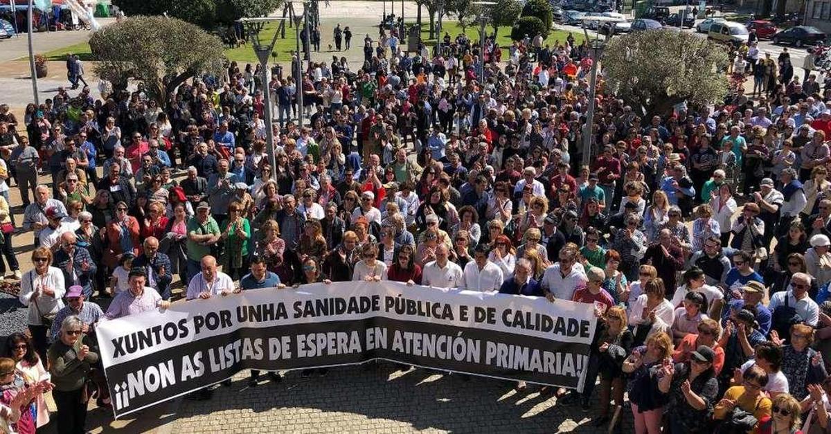 El 20% de la población de O Grove sale a la calle para gritar "basta" al deterioro de la sanidad