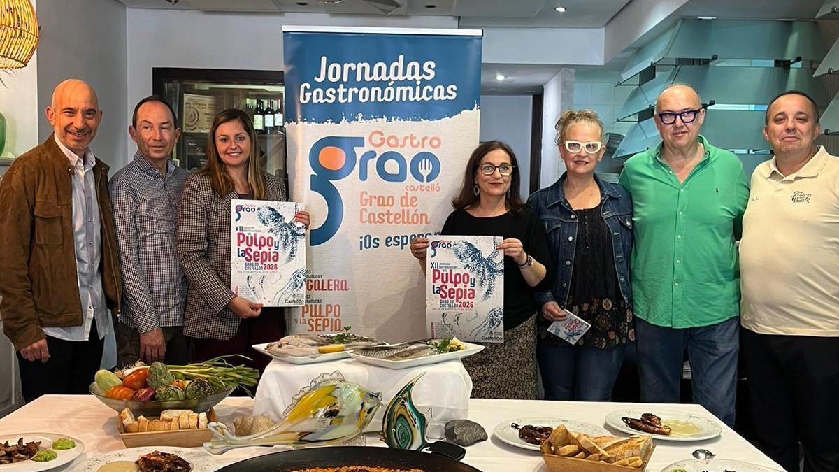 La concejala Miralles junto a representrantes de los restaurantes participantes.