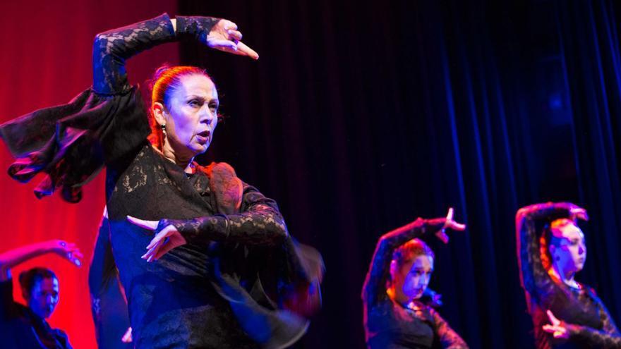 Espectáculo de la escuela flamenca de Teresa Rojas en Ibiza a beneficio de Aemif