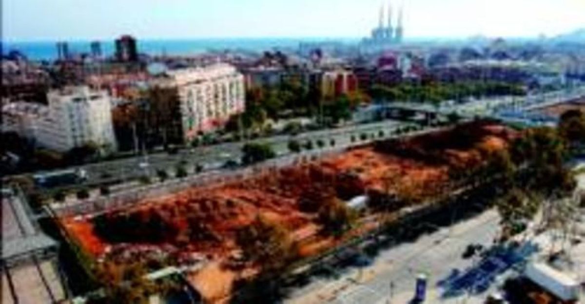 Terrenys del carrer de Salvador Espriu, on es crearan les zones esportives, a Badalona. Terrenys del carrer de Salvador Espriu, on es crearan les zones esportives, a Badalona.