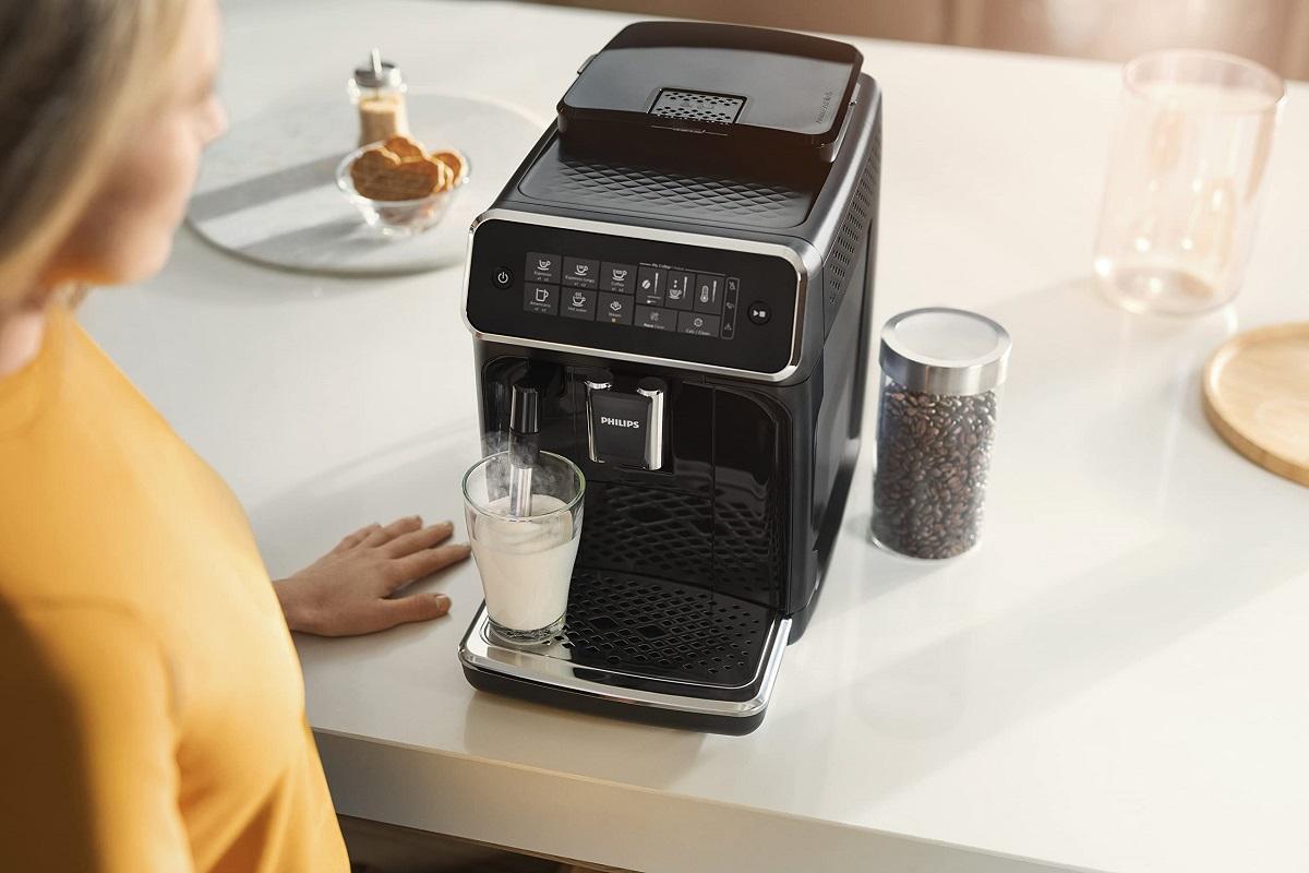 Philips serie 2200: así es la cafetera con más valoraciones en Amazon
