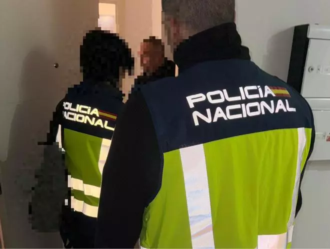 Les imatges de l'operació conjunta de Policia Nacional i Guàrdia Urbana de Figueres contra la prostitució