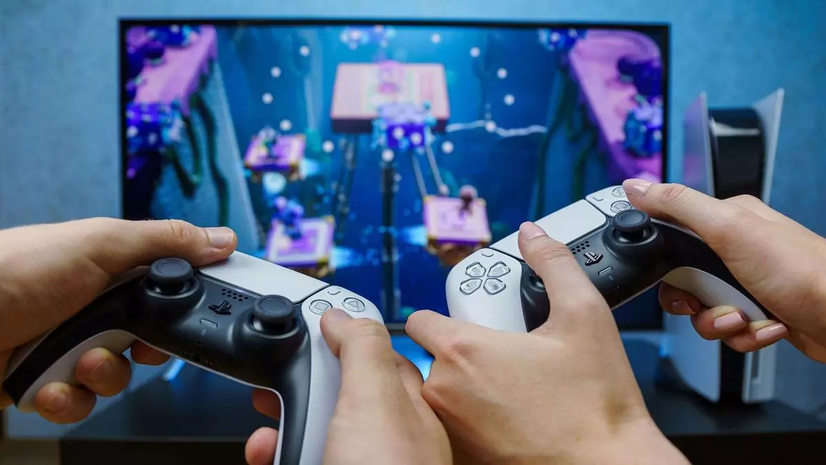 Mujeres, personas LGTBIQA+ y mayores son los que más acoso sufren en los videojuegos en línea