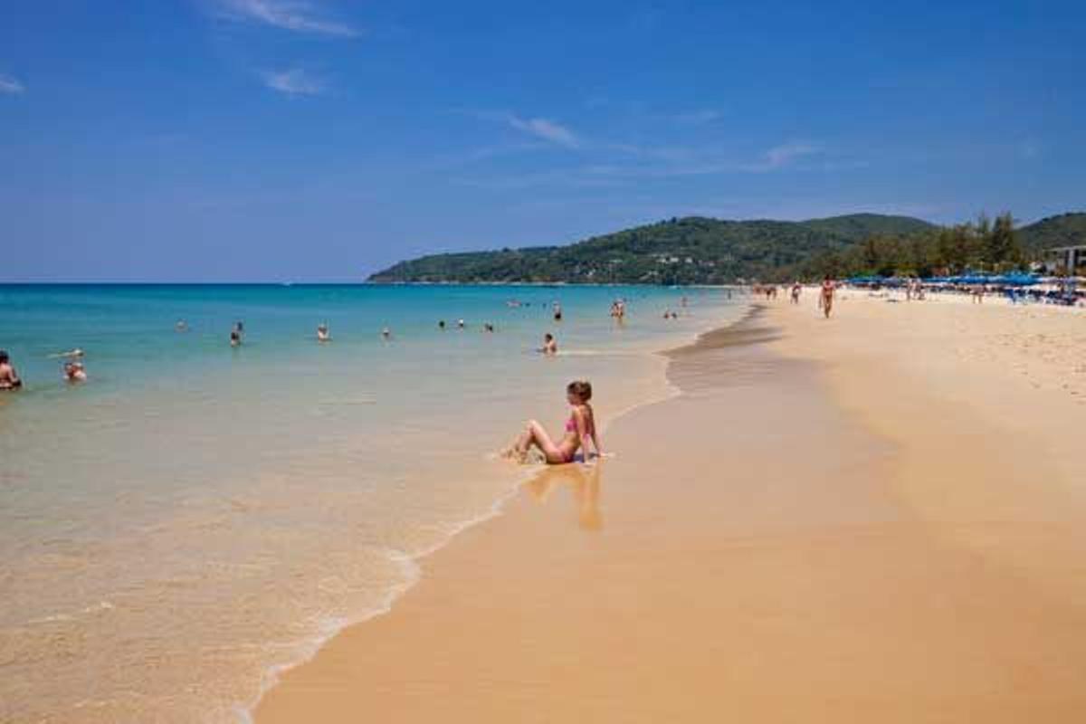 Playa Karon al suroeste de Phuket.