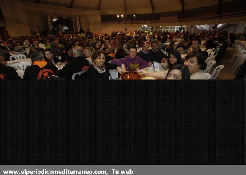 GALERÍA DE FOTOS -- Multitudinario Sopar de Colles