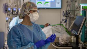 Les hospitalitzacions baixen a Catalunya, malgrat que els contagis continuen disparats