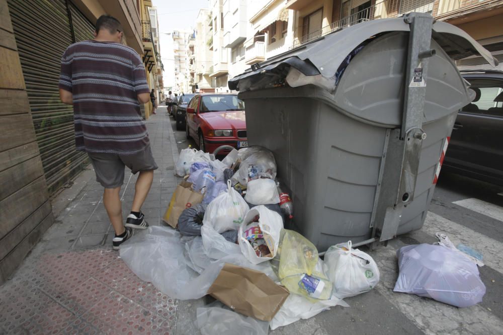 Basura en las calles de Alicante