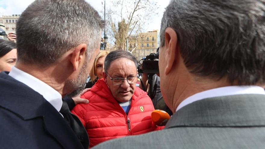 El conserje y los rescoldos del fuego de València