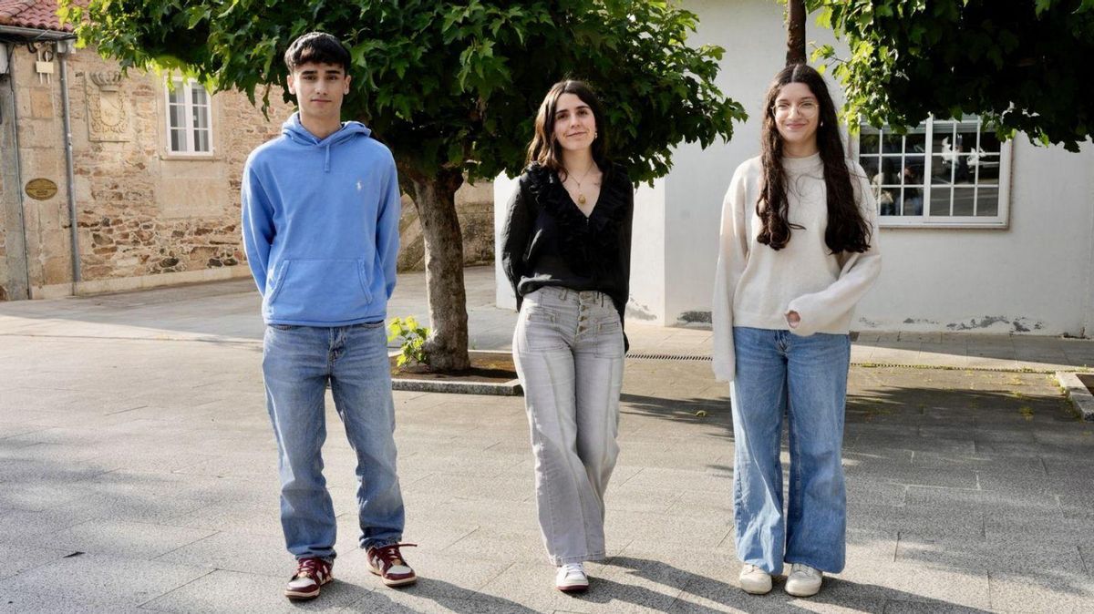 Lucas Varela Ferradás, Selma Carballude Fernández y Mª Luyza Ribeiro Mendes. | Bernabé