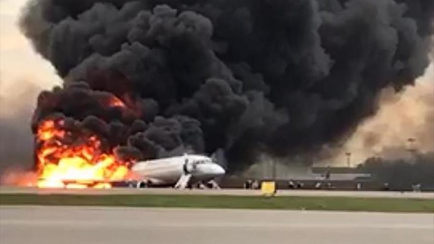 13 muertos en un accidente aéreo