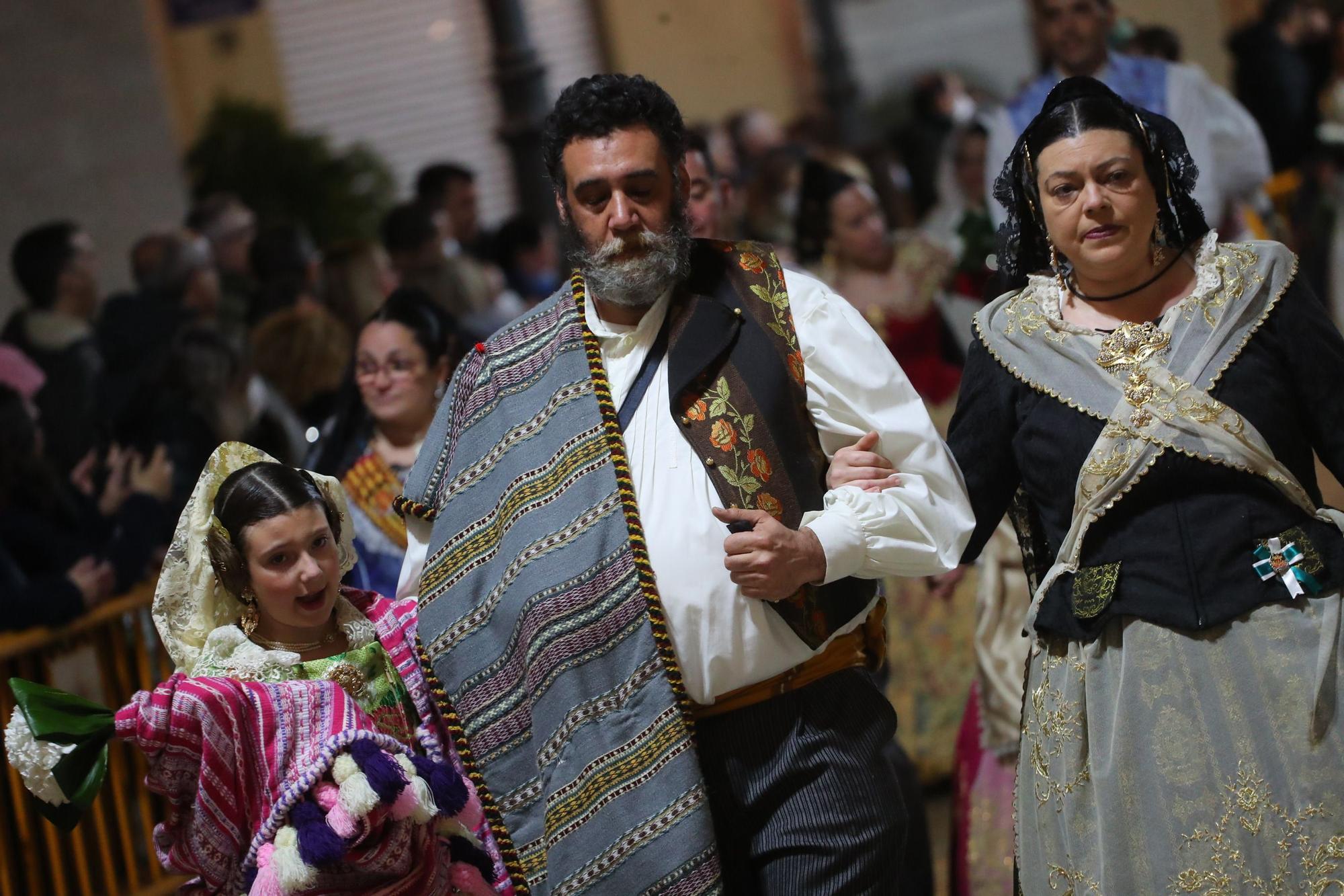 Búscate en el primer día de ofrenda por la calle de la Paz (entre las 22:00 a las 24:00 horas)