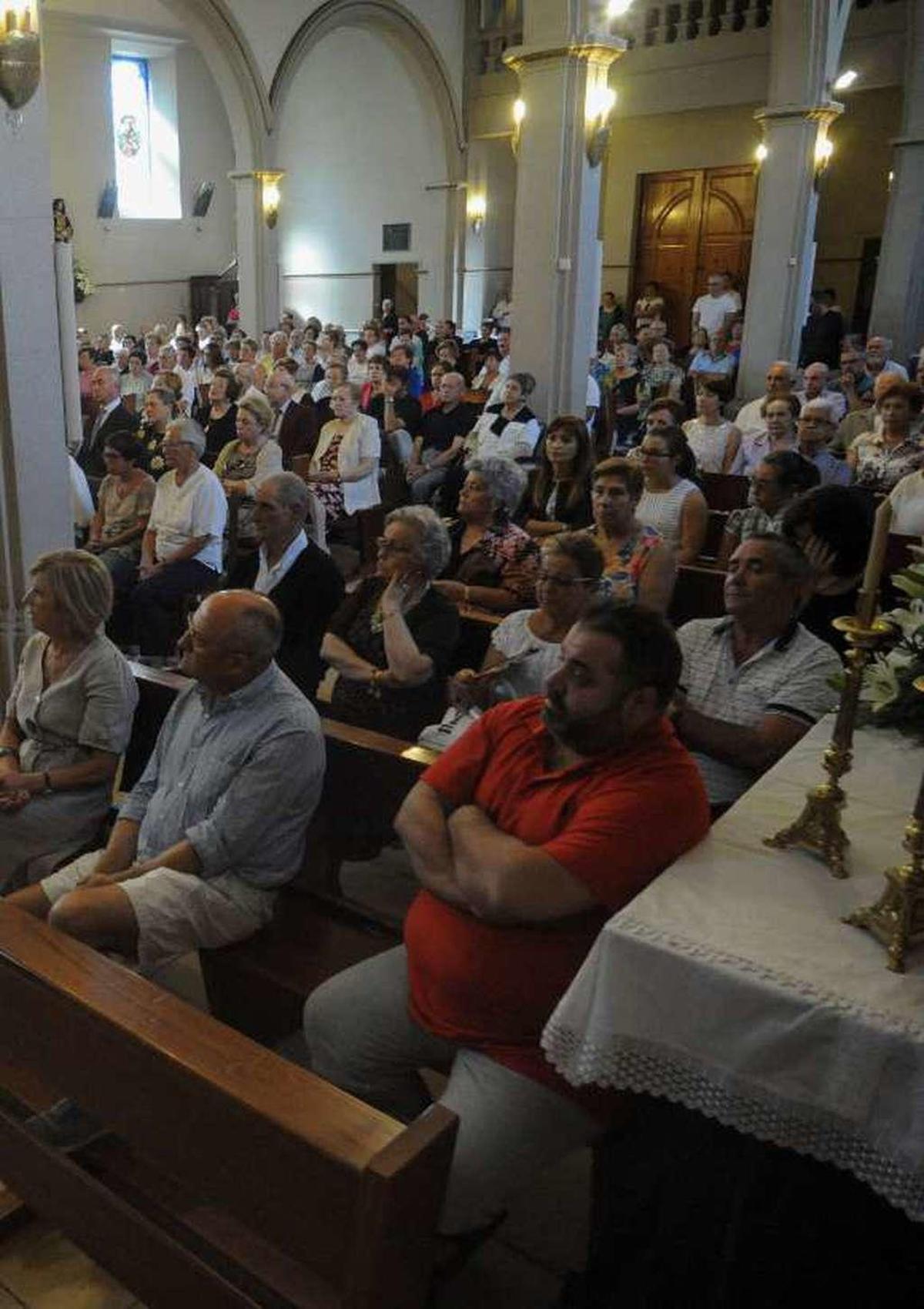 El sacerdote Juan Ventura presenta su disco en las fiestas patronales de Vilanova