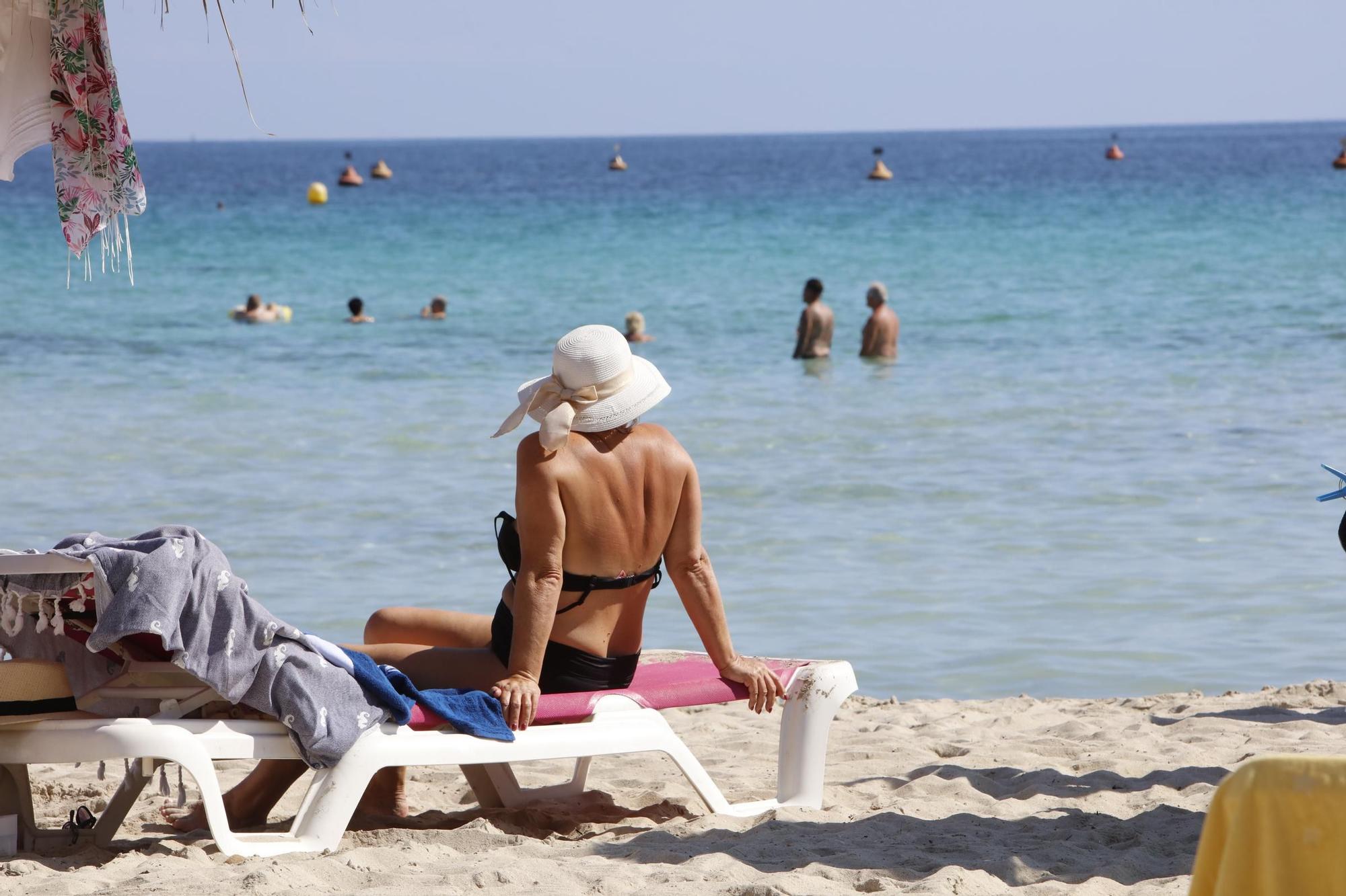 Sommer-Urlaub im Oktober: So sieht es derzeit am Strand von Alcúdia auf Mallorca aus