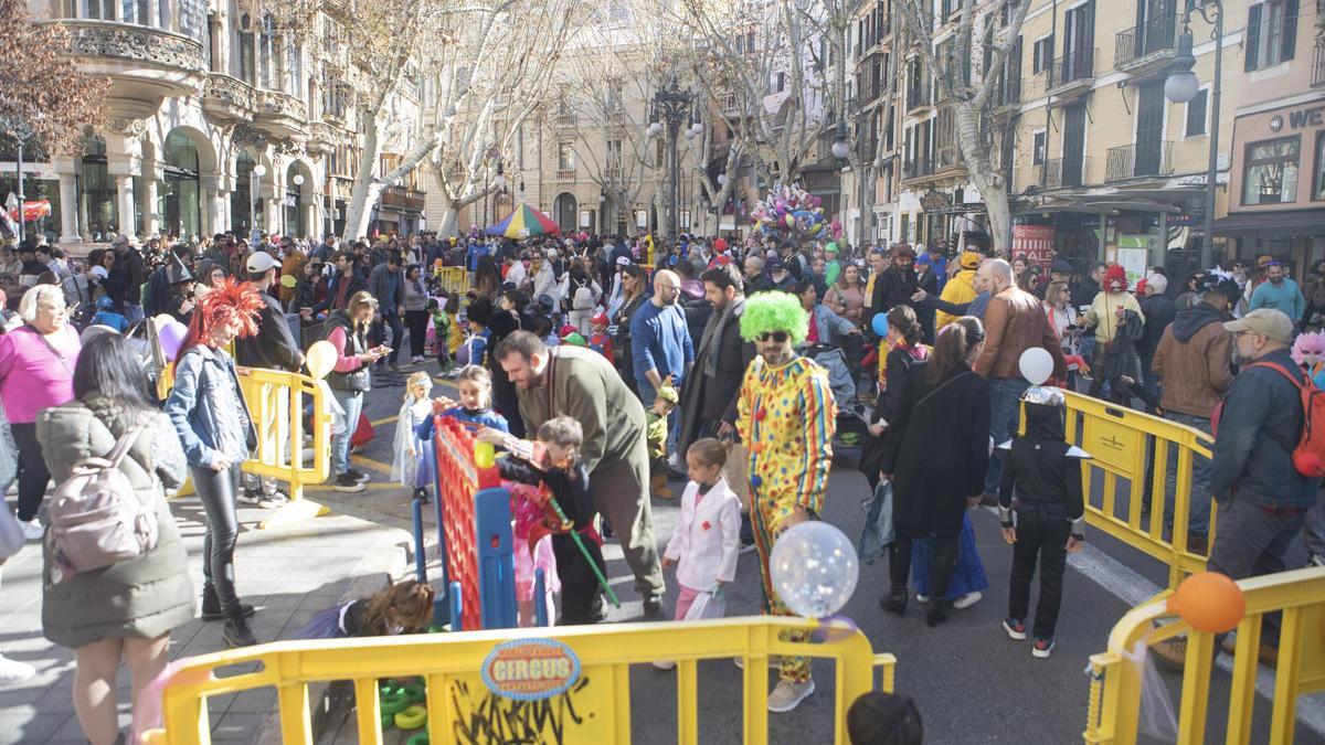 Carnaval en Mallorca | Miles de niños de niños y niñas disfrutan de las actividades de Sa Rueta en Palma