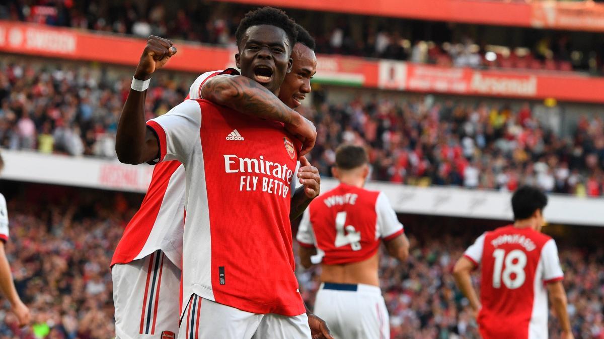 Saka, celebrando un gol en el Emirates Stadium