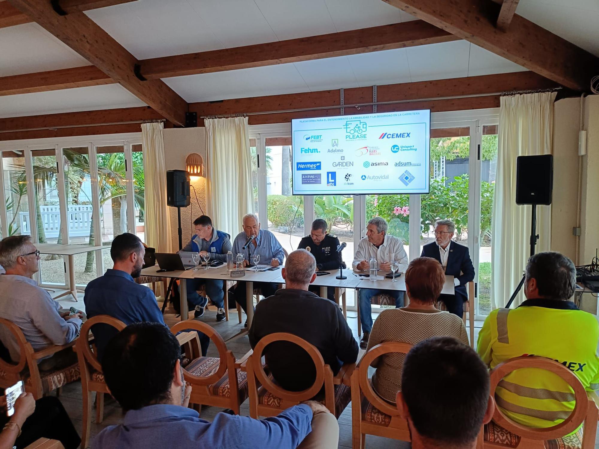 FOTOS | La jornada de seguridad vial en Playas de Muro, en imágenes