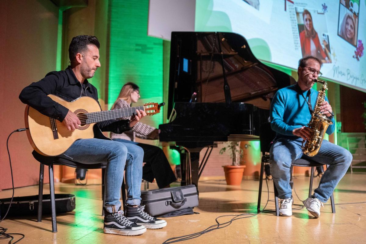 La capital extremeña dedicó un emotivo homenaje a María Bazaga.