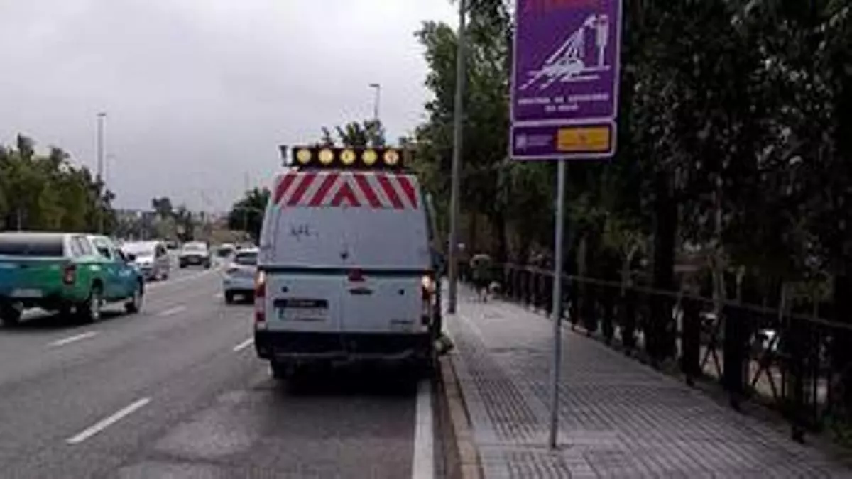 Aviso: el Ayuntamiento de Córdoba instala un nuevo semáforo 'foto-rojo' para detectar infractores