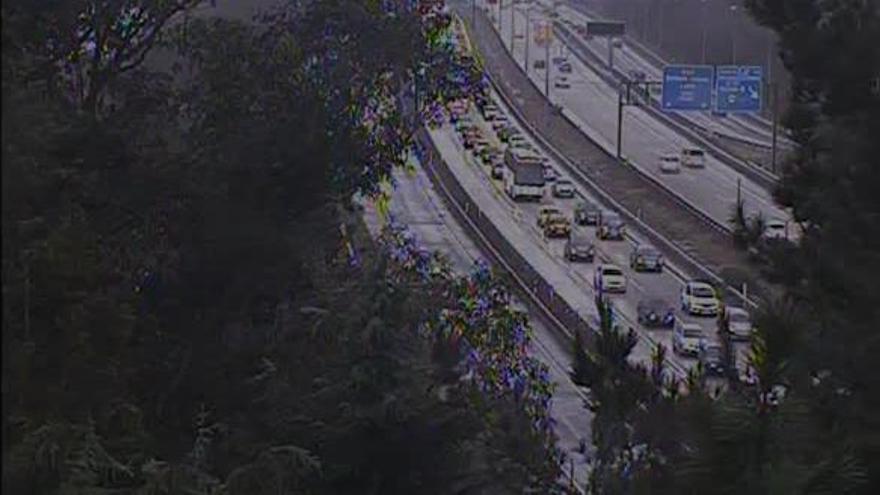 Atención conductores asturianos: atasco kilométrico en la autovía Oviedo-Villaviciosa, a la altura de Parque Principado