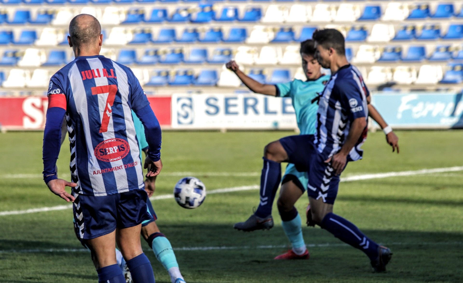 El Alcoyano se anota su primera victoria de la temporada (1-0)