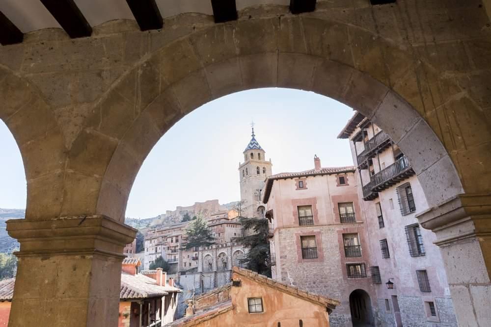 Albarracín, en la provincia de Teruel a 2 horas y 2 minutos de València