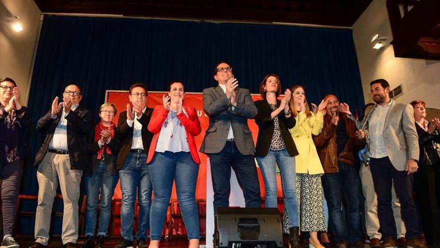 El PSOE presenta su candidatura a la alcaldía arropado por Rodríguez Ibarra
