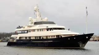 Lady Esther, el megayate que un expresidente del Real Madrid ha comprado por 40 millones para homenajear a su mujer está en Ibiza