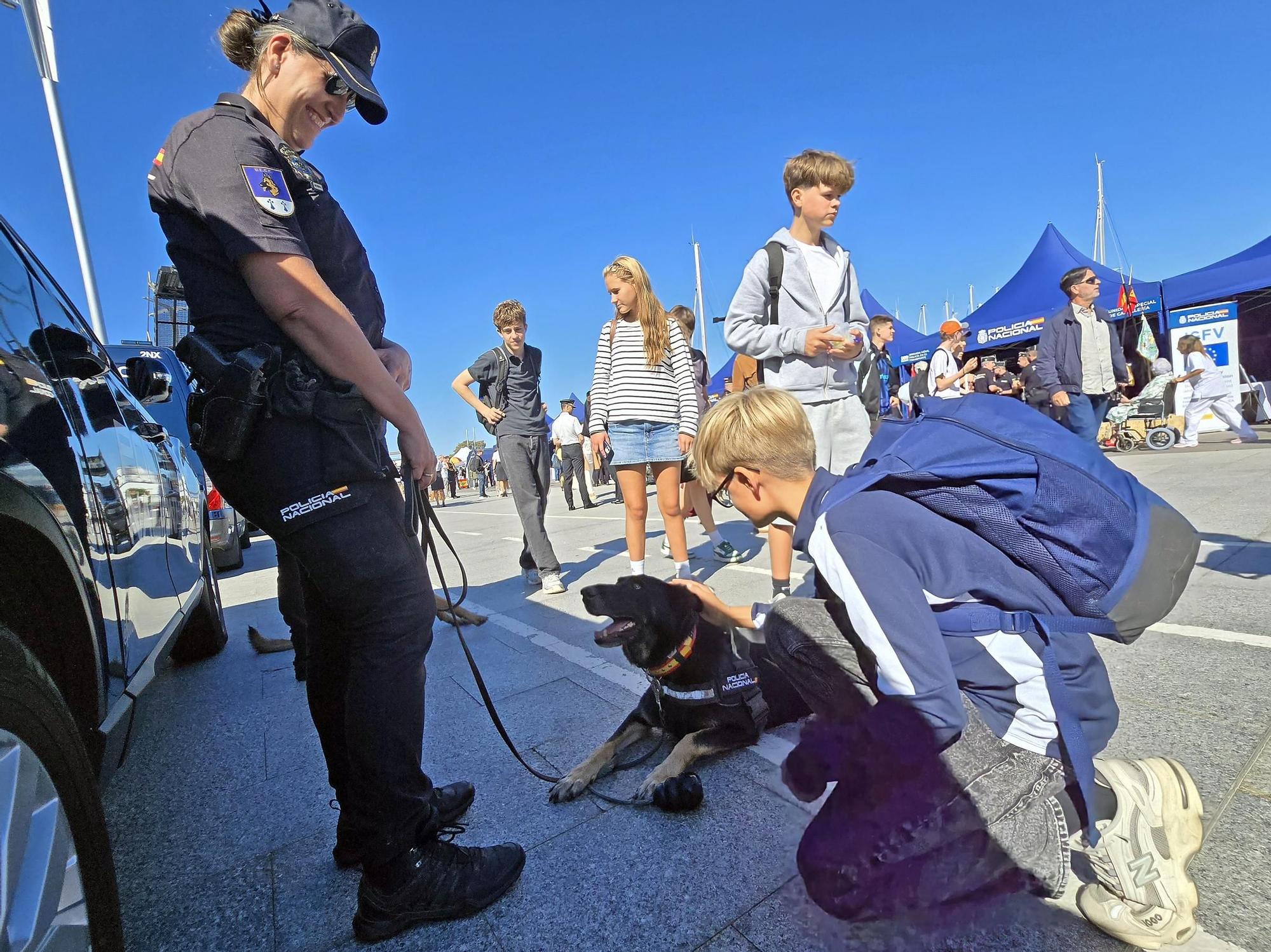 Vigo inaugura con la "Exposición de Medios" las celebraciones del Día de la Policía Nacional