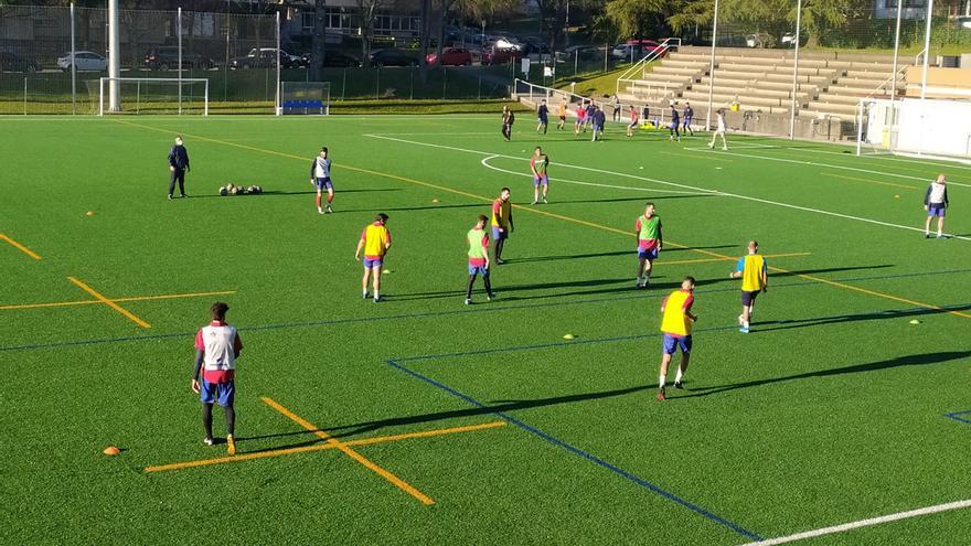 Un positivo en el Vista Alegre-Estudiantil obliga a aplazar su partido de esta tarde con la UD Ourense