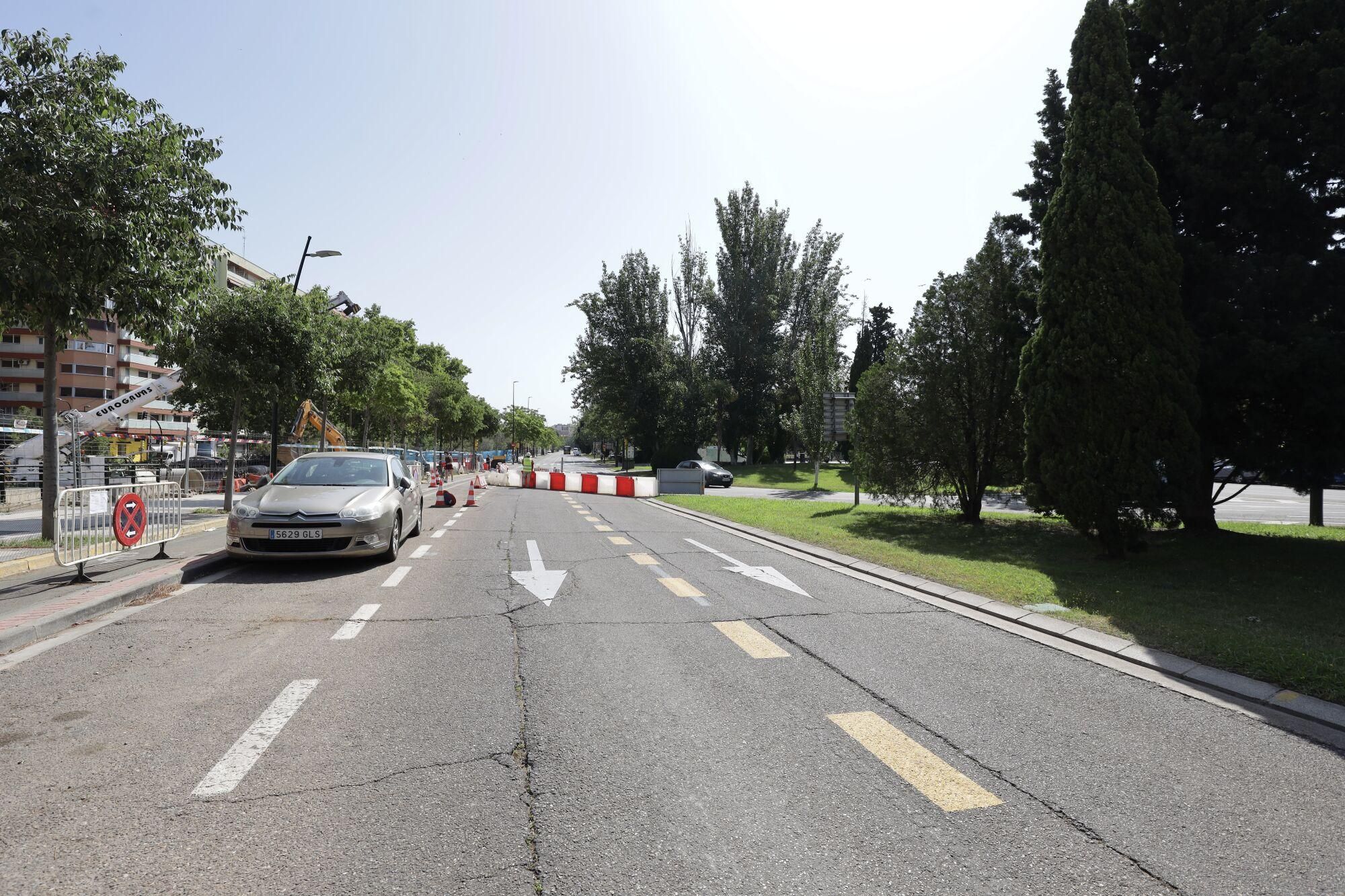 En imágenes | Las obras en el Huerva provocan cortes en el tráfico en Camino Las Torres