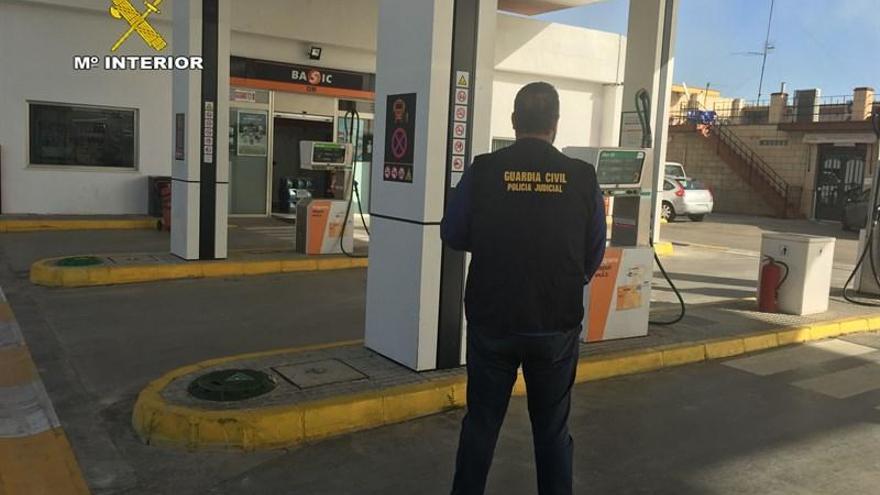 Detenido un vecino de Almendralejo por robar en una gasolinera de La Roda (Sevilla)