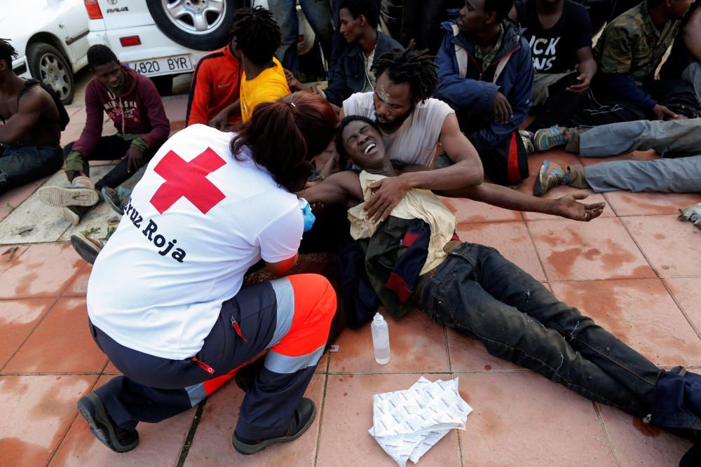 Salto masivo de inmigrantes a la valla de Ceuta