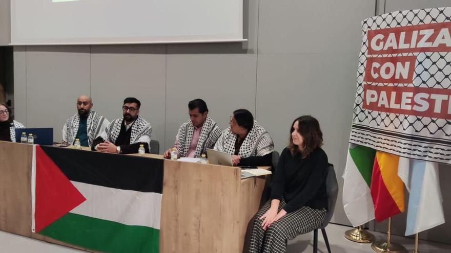 Coloquio sobre Palestina en el edificio de Manuel Rivero | X. PONTE