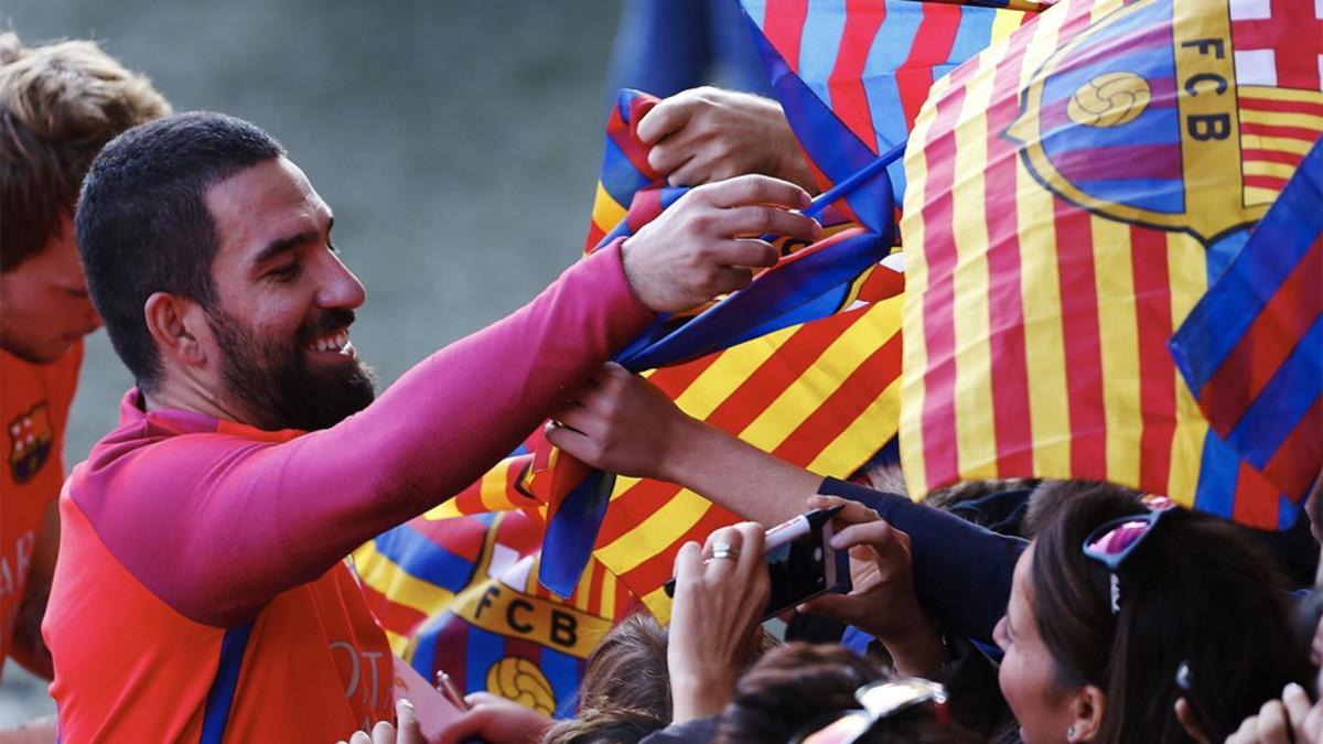 Arda Turan apuesta por seguir en el Barça