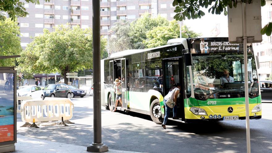 Tres heridos tras el choque de un autobús y un turismo en Vigo