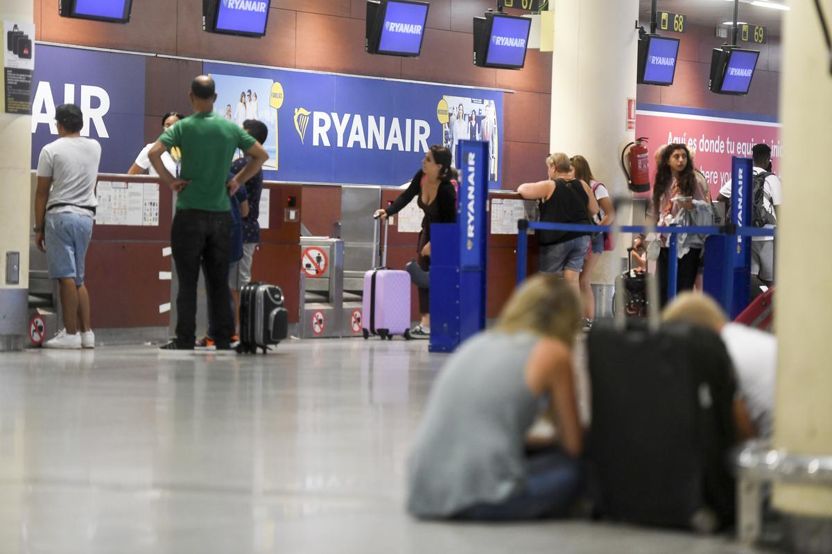 Mostradores de Ryanair en la terminal 2 del aeropuerto de El Prat de Barcelona.