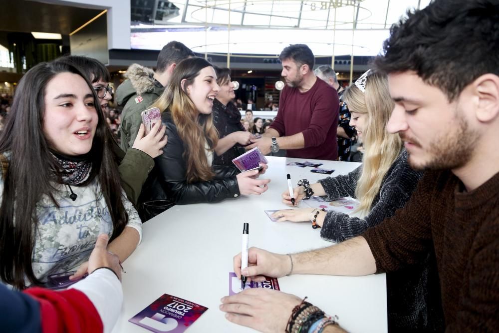 Firma de discos de Ricky, Nerea y Cepeda en Intu Asturias.