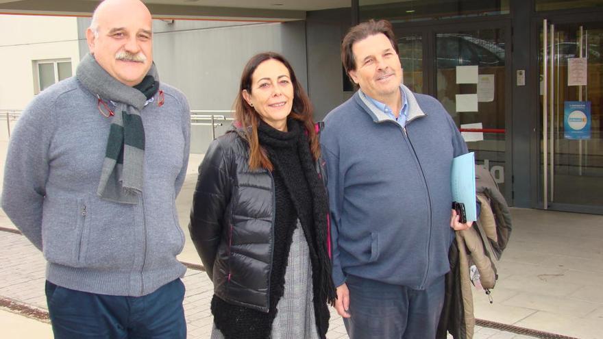 Per l&#039;esquerra, el president d&#039;Ibada, Josep Corrons, la directora, Alba Vinyas, i l&#039;alcalde de Castellgalí, Cristòfol Gimeno