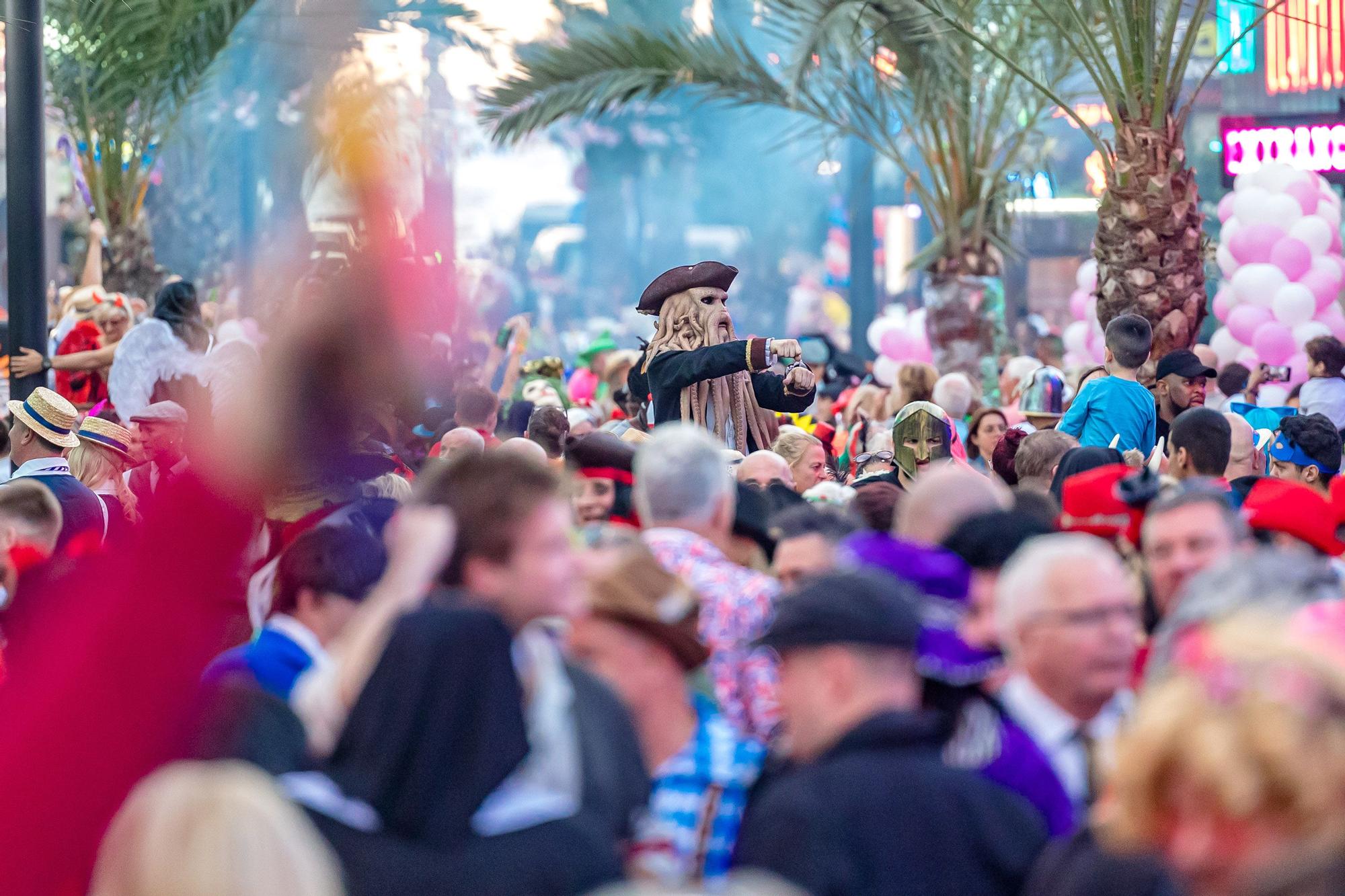 La "Fancy Dress" llena de disfraces Benidorm