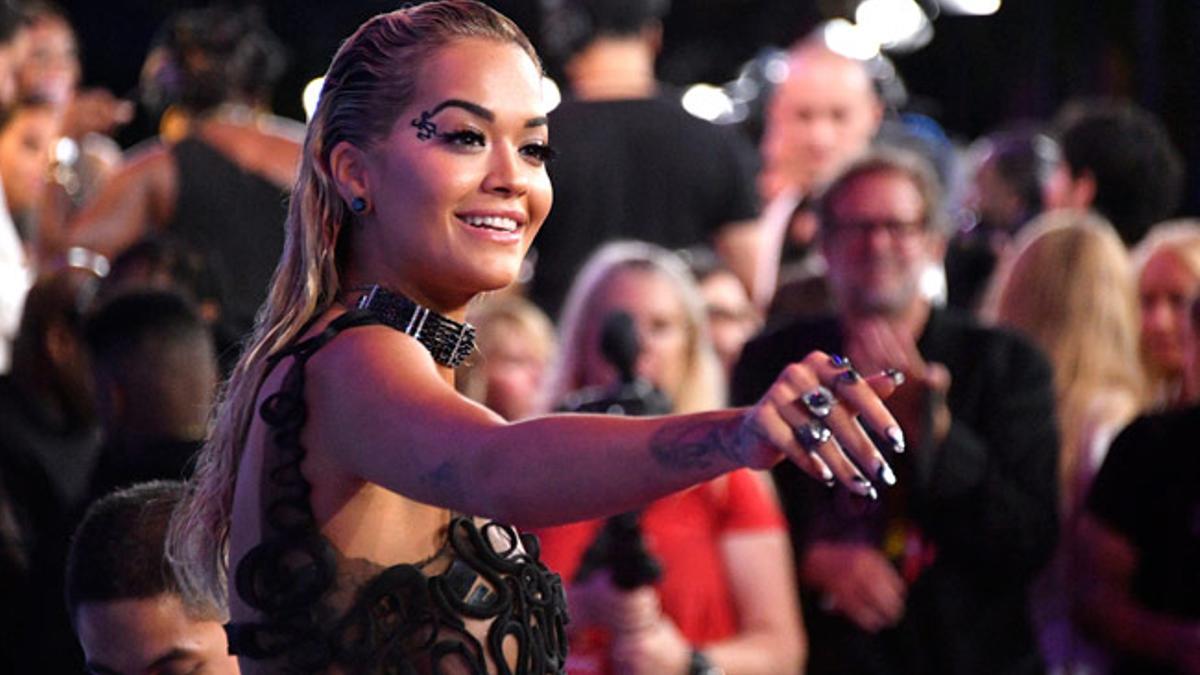 El vestido de transparencias de Rita Ora en los MTV Video Music Awards 2018