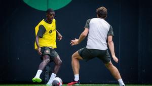 Dembélé, protagonista del entrenamiento del Barça