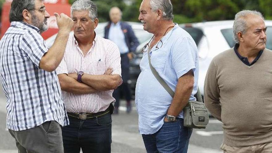 Por la izquierda, Brito, Celso Alperi y José Mariano Rodríguez, en Mareo.