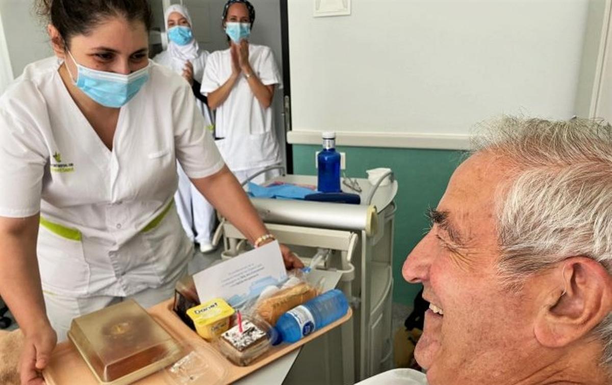 L’Hospital Esperit Sant celebra l’aniversari dels pacients ingressats per «amenitzar la seva estada»