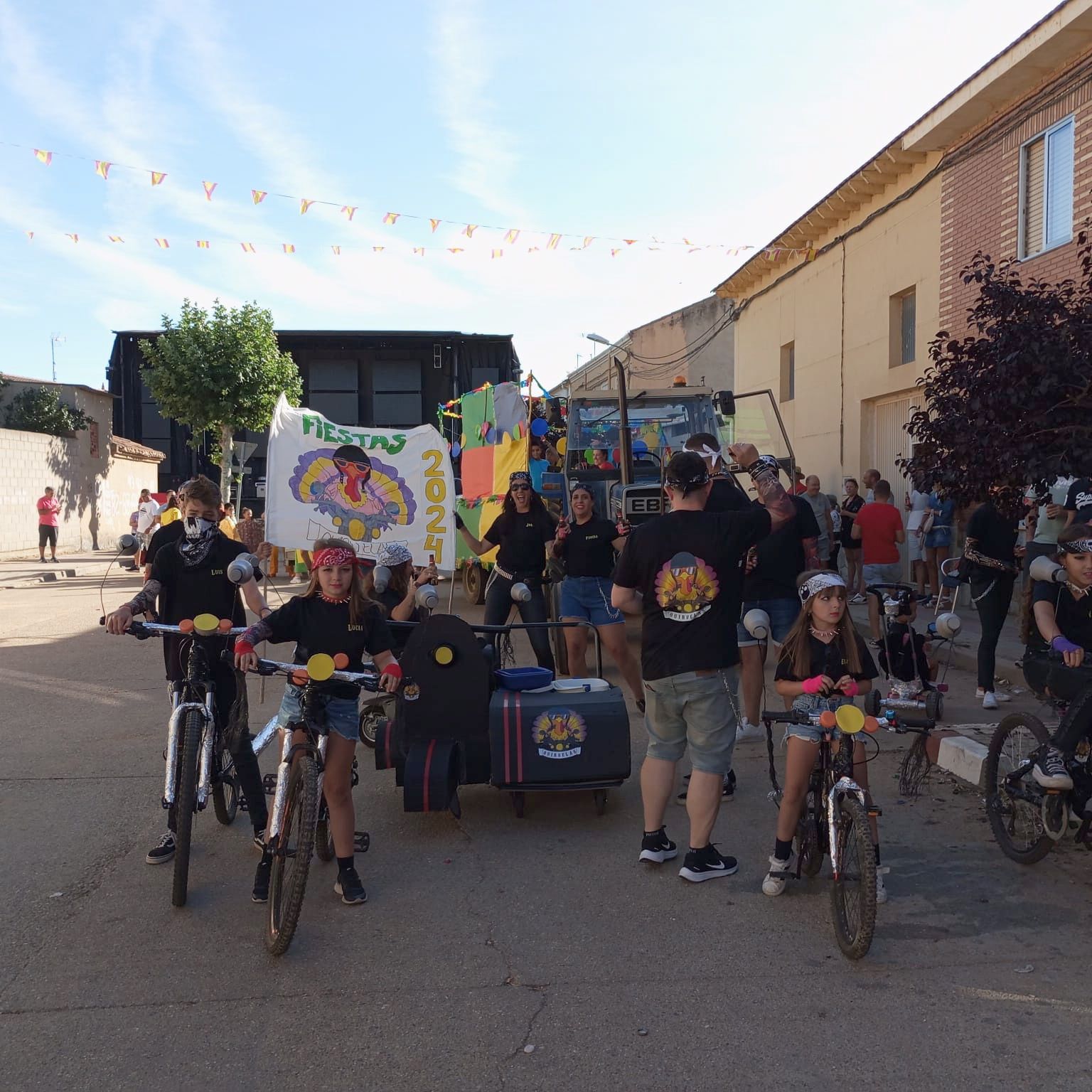 GALERÍA | El Concurso de Carrozas de Quiruelas de Vidriales en imágenes