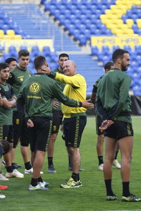 DEPORTES 05-03-19  LAS PALMAS DE GRAN CANARIA.  Primer entrenamiento de Pepe Mel. FOTOS: JUAN CASTRO