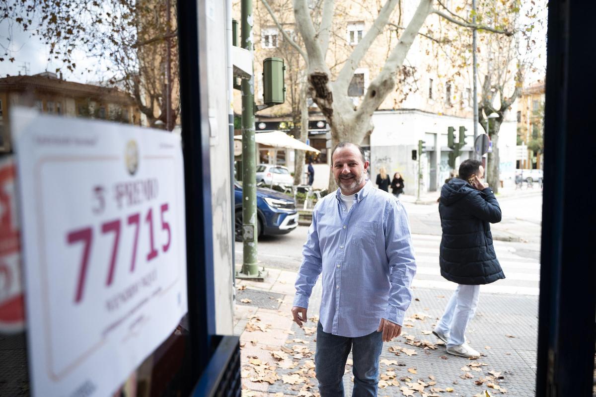La emoción del sorteo de Lotería de Navidad en Cáceres, en imágenes